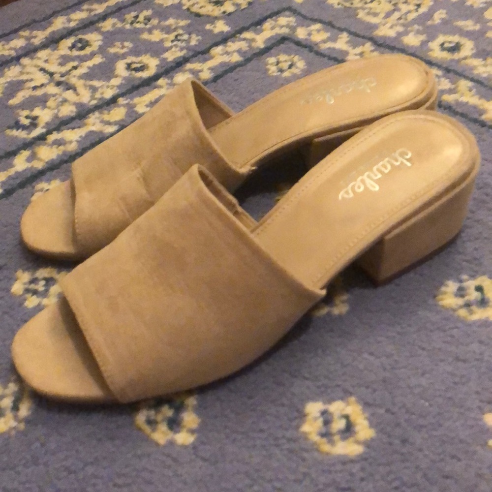Tan Sandals w/ heel Size 5.5